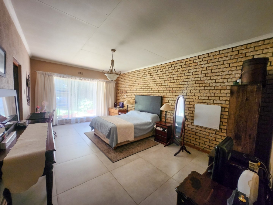 4 Bedroom Property for Sale in Flamwood North West